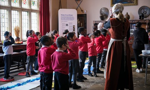 Goldsmiths 500 Writers_Farnham Primary to Bolling Hall-group activity